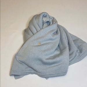 Lululemon athletica pale blue knit scarf
